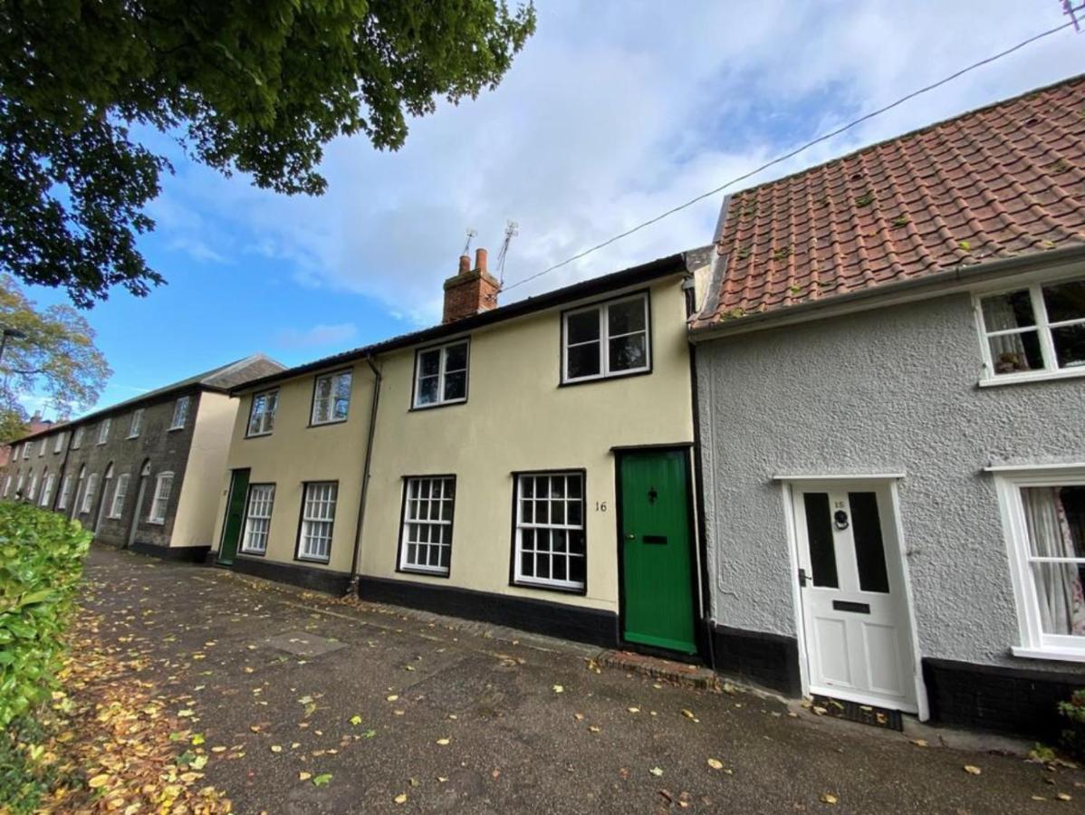 Charming Town Centre Character Cottage With Parking Stowmarket Exterior photo